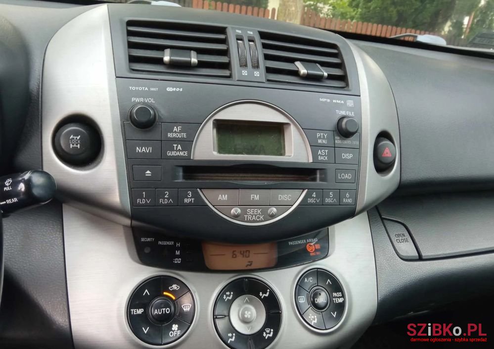 2006' Toyota RAV4 photo #4