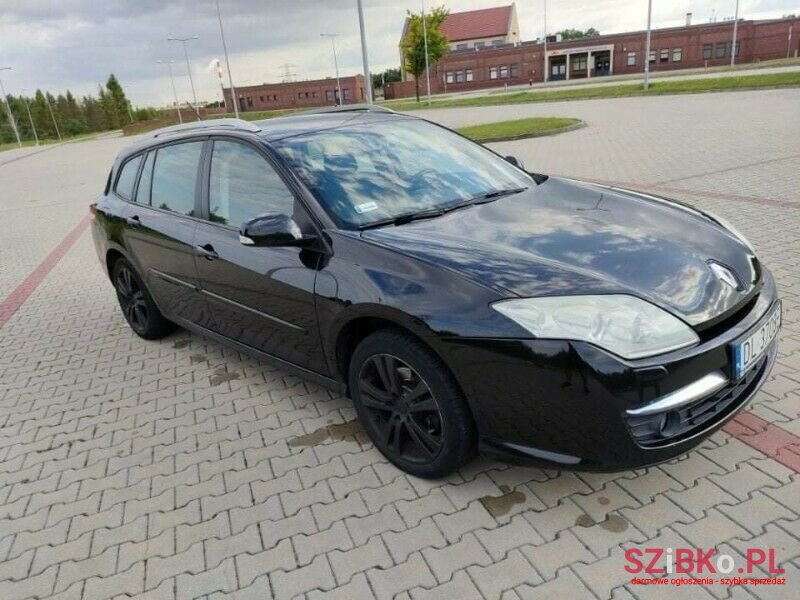 2008' Renault Laguna photo #5