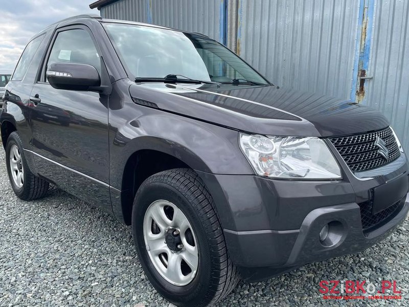 2010' Suzuki Grand Vitara photo #1