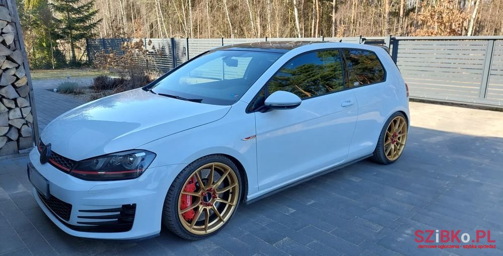 2015' Volkswagen Golf photo #4