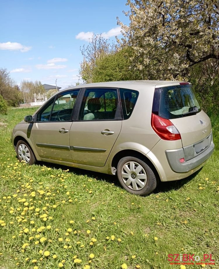 2006' Renault Scenic photo #2