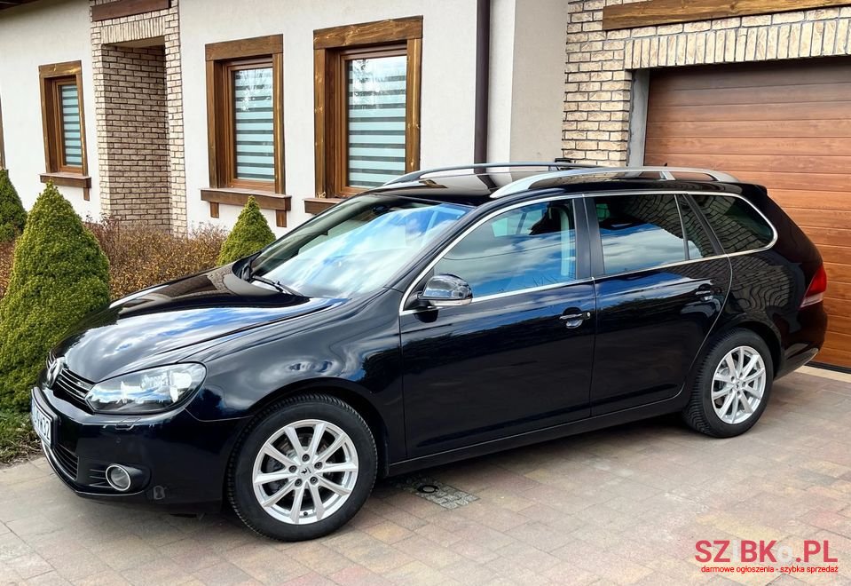 2011' Volkswagen Golf photo #3