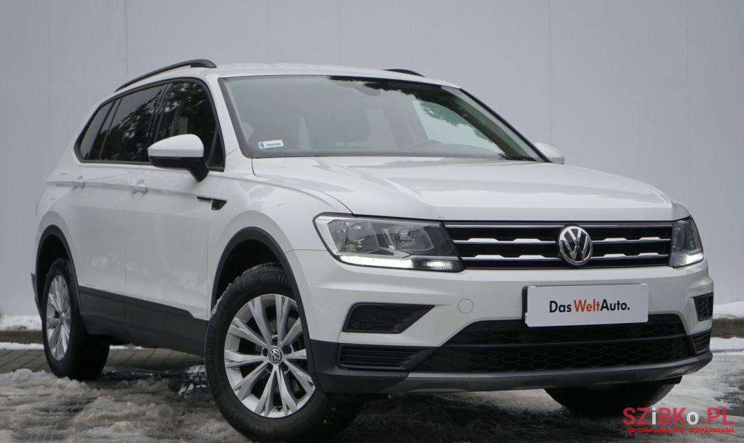 2017' Volkswagen Tiguan photo #3