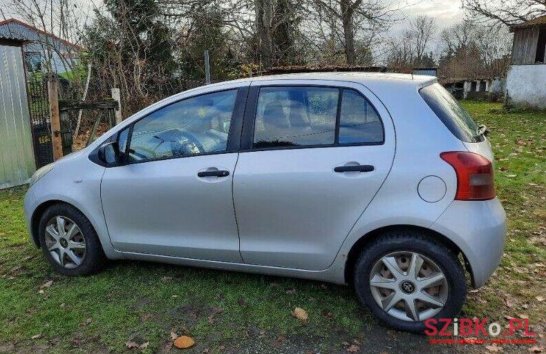 2007' Toyota Yaris photo #1