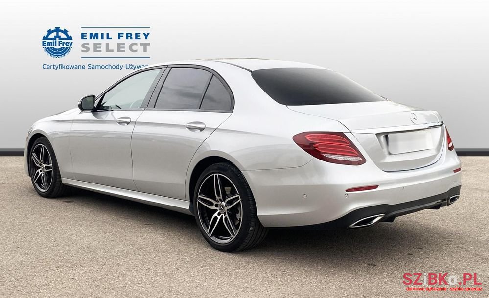 2017' Mercedes-Benz E-Class photo #3