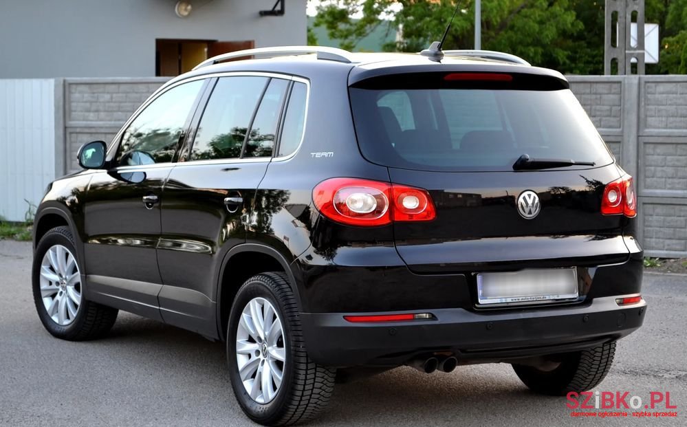 2010' Volkswagen Tiguan photo #5