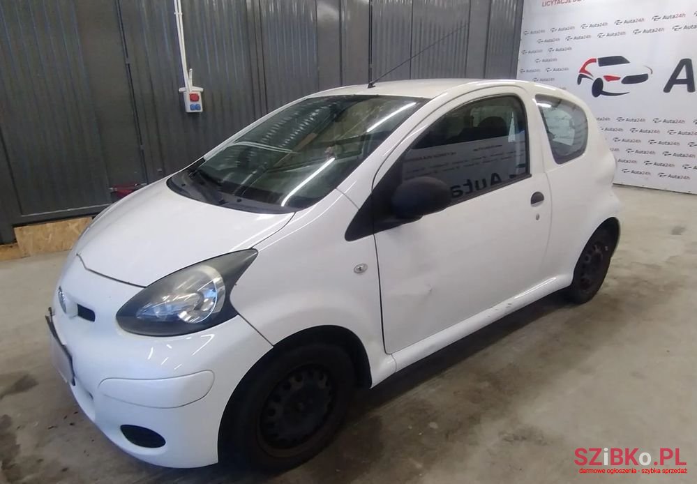 2011' Toyota Aygo 1.0 Vvt-I photo #2