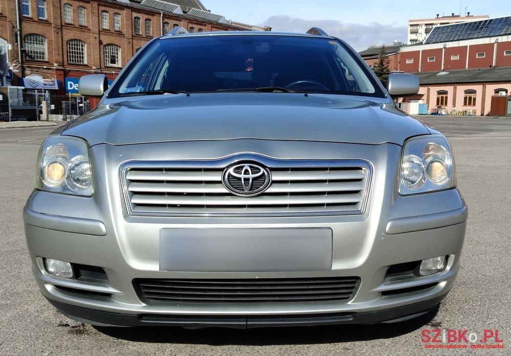 2004' Toyota Avensis 1.8 Vvt-I Combi photo #4