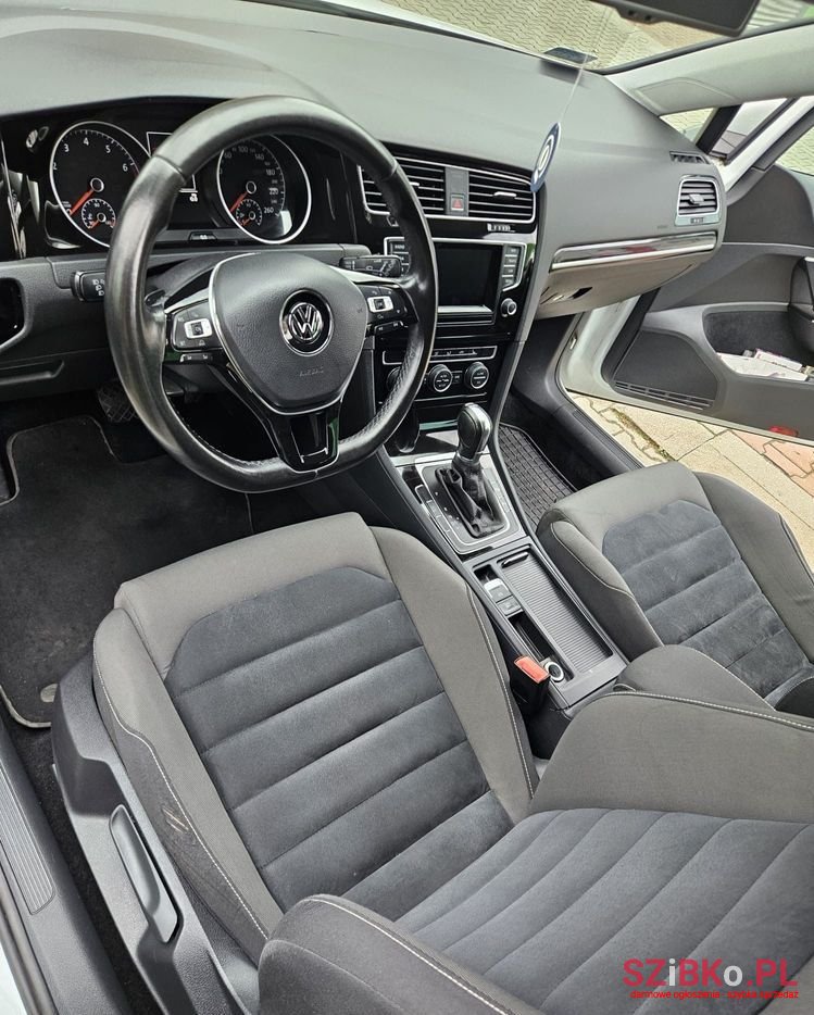 2013' Volkswagen Golf photo #6