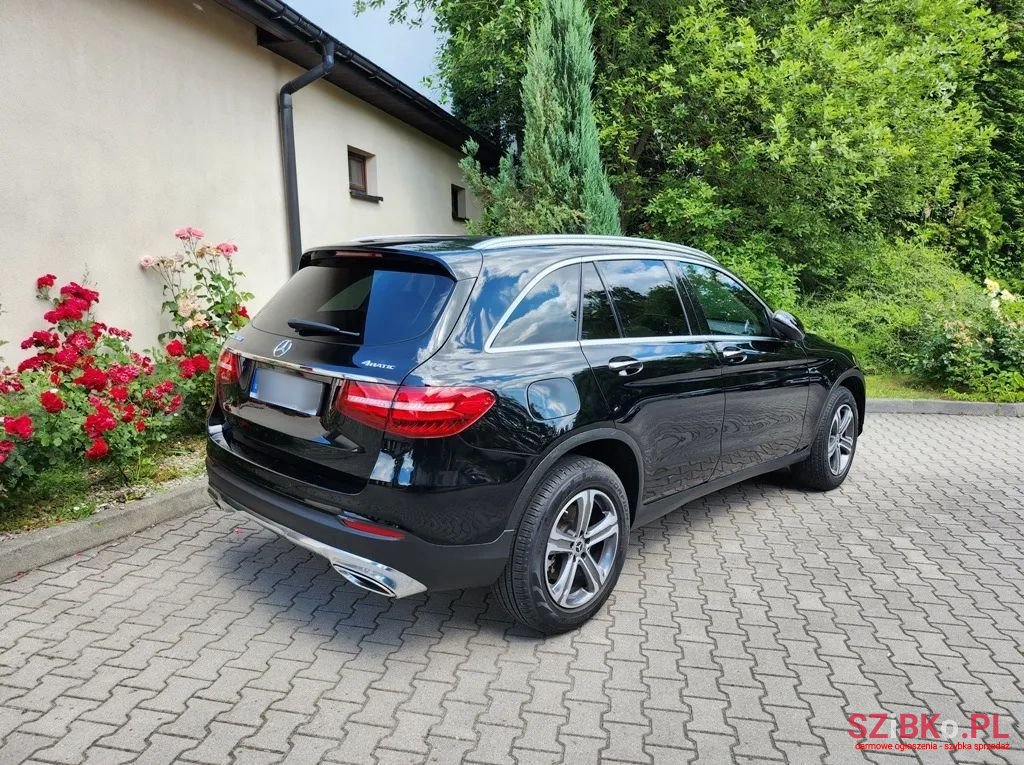 2019' Mercedes-Benz GLC photo #4