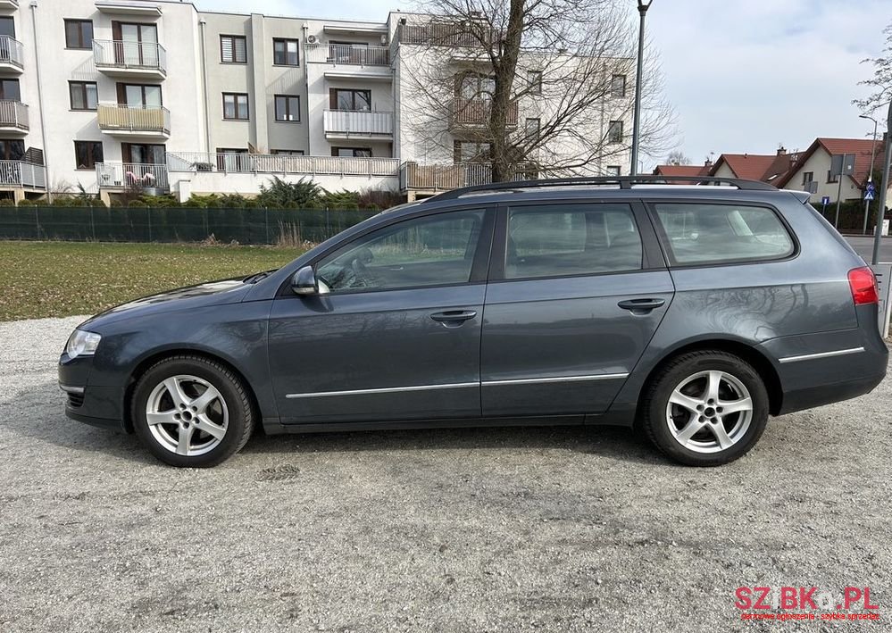 2008' Volkswagen Passat Variant photo #5