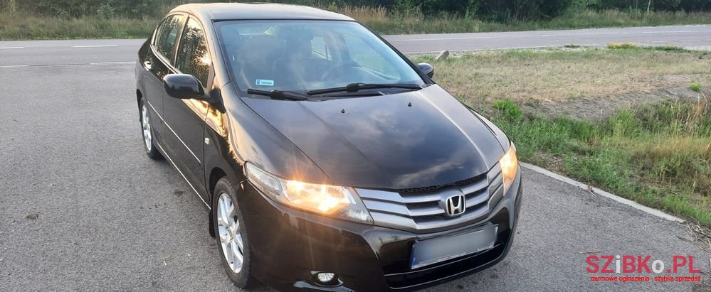 2010' Honda City 1.4 Elegance photo #1