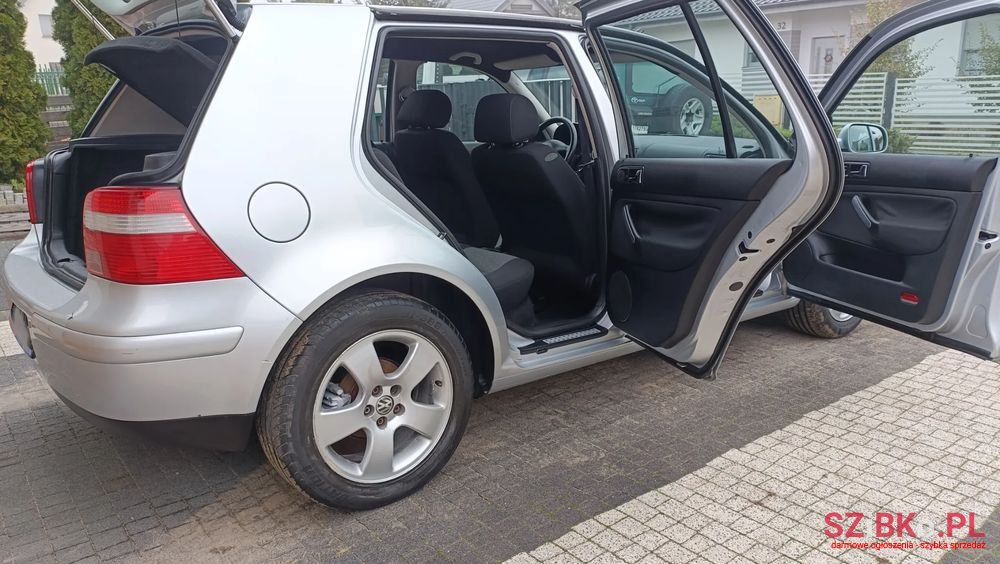 2003' Volkswagen Golf 1.4 Comfortline photo #2