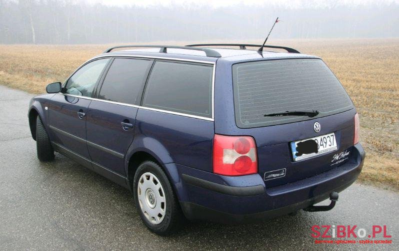 2003' Volkswagen Passat photo #1