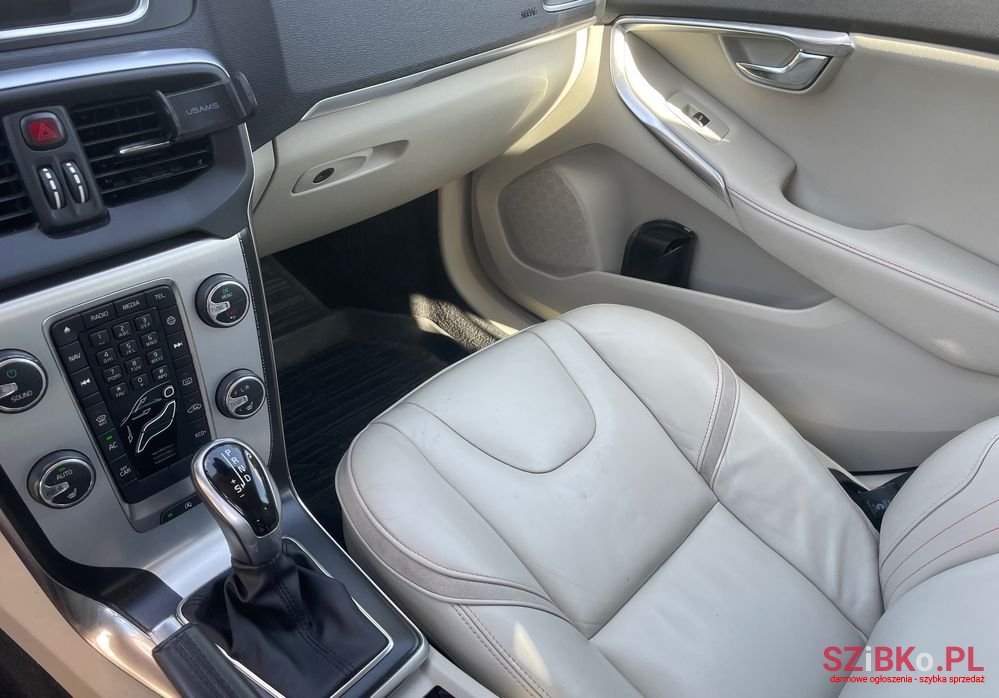 2016' Volvo V40 photo #5