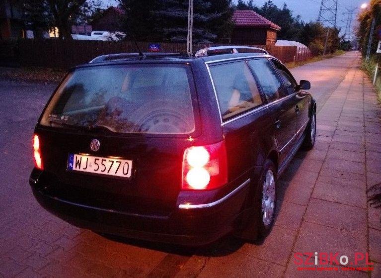 2002' Volkswagen Passat photo #2