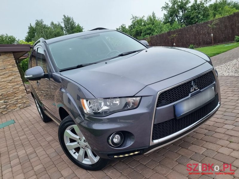 2011' Mitsubishi Outlander photo #3