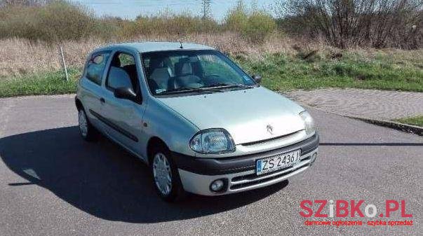 1999' Renault Clio photo #1