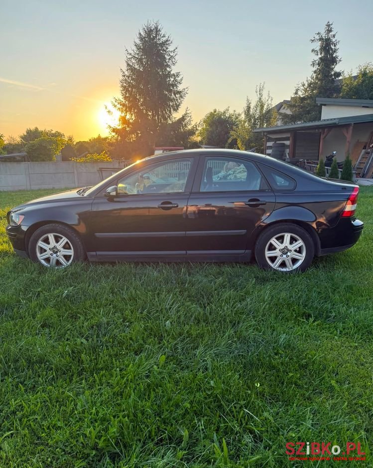 2004' Volvo S40 2.4 photo #3