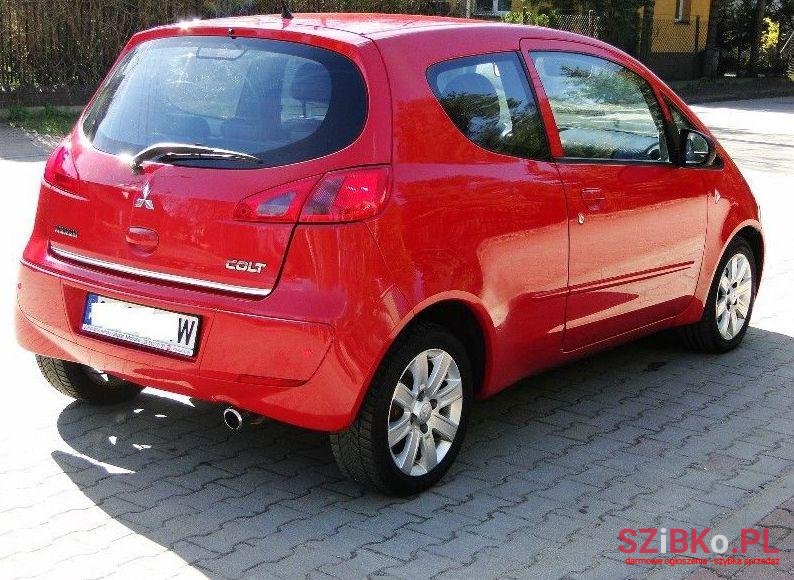 2008' Mitsubishi Colt photo #2