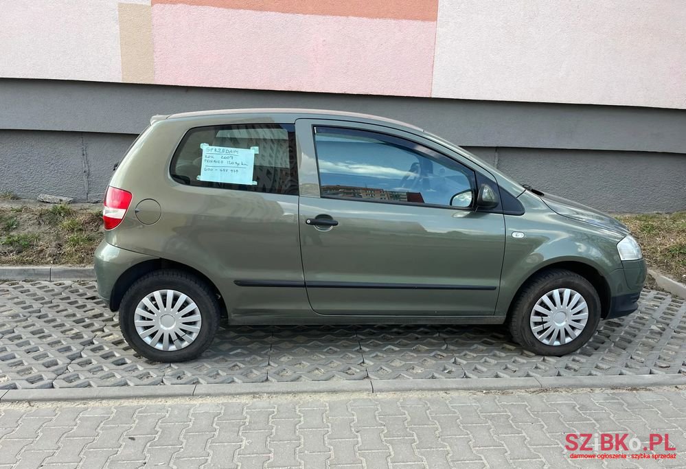 2007' Volkswagen Fox photo #1