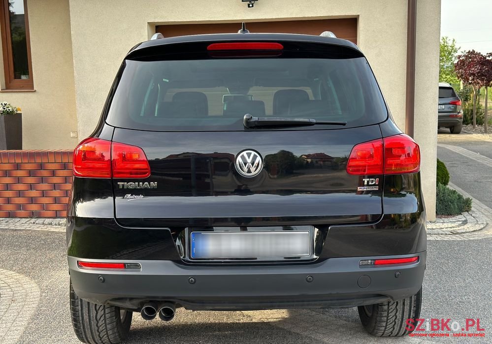2012' Volkswagen Tiguan photo #4
