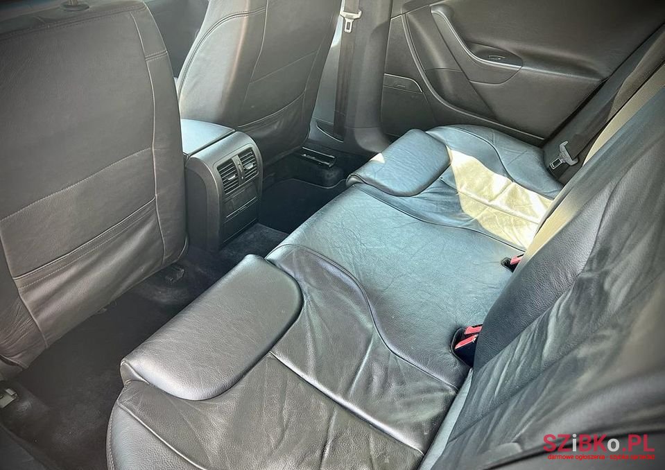 2007' Volkswagen Passat photo #4