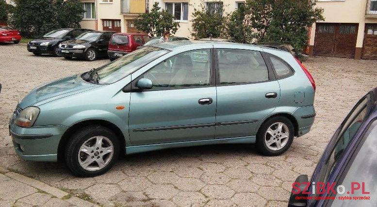 2001' Nissan Almera photo #2