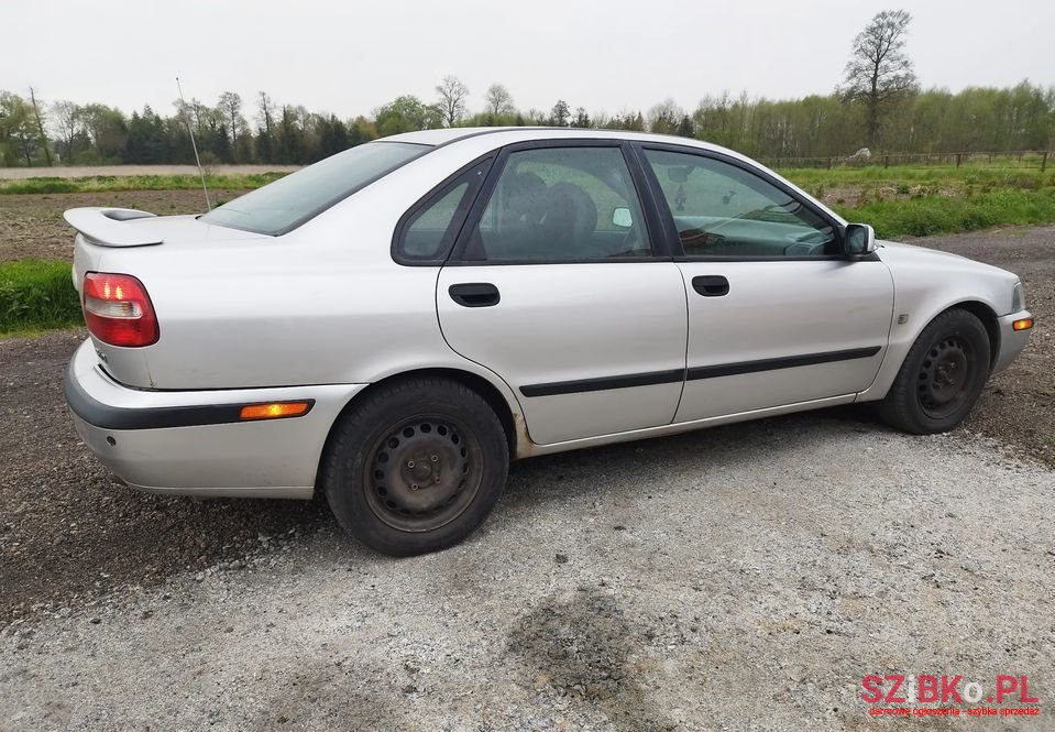 2001' Volvo V40 photo #4
