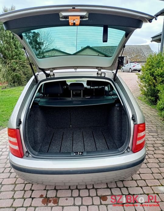 2006' Skoda Fabia photo #3