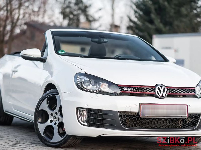 2013' Volkswagen Golf Cabrio Gti photo #2