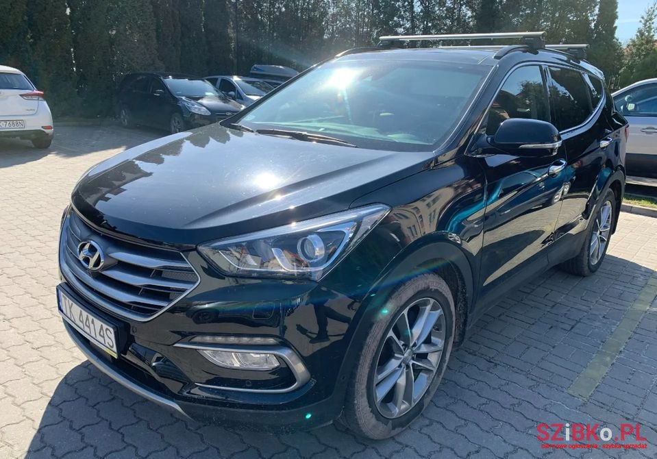 2016' Hyundai Santa Fe photo #2