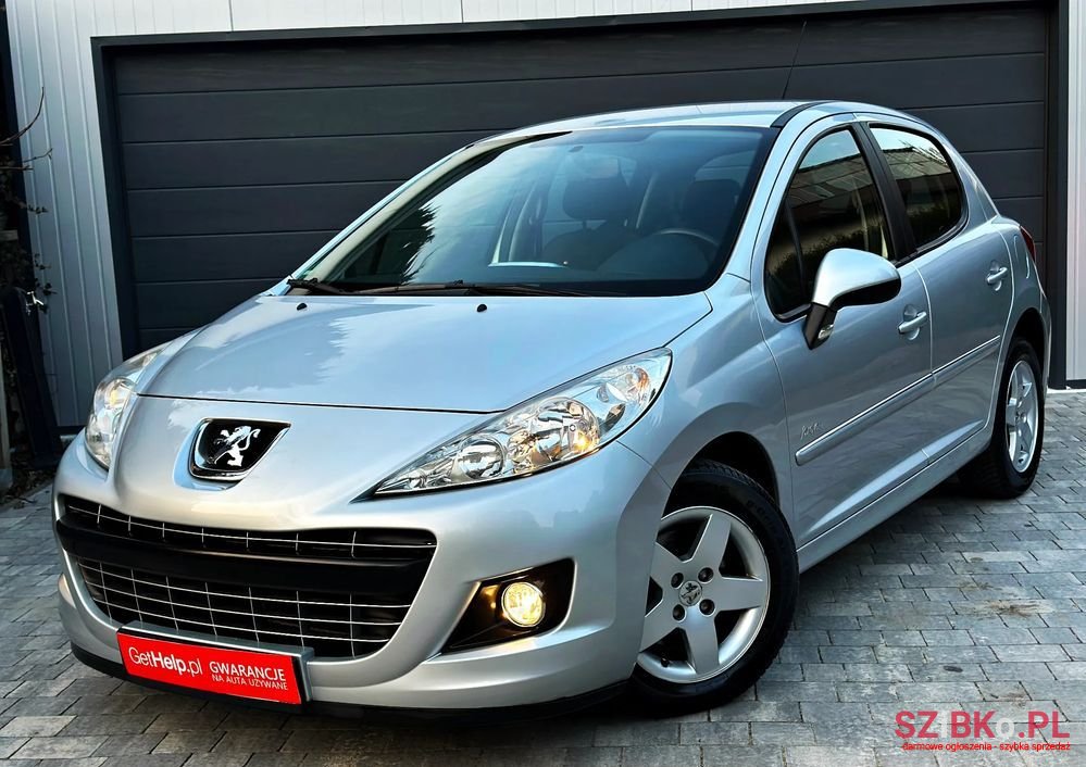2012' Peugeot 207 95 Vti Forever photo #1