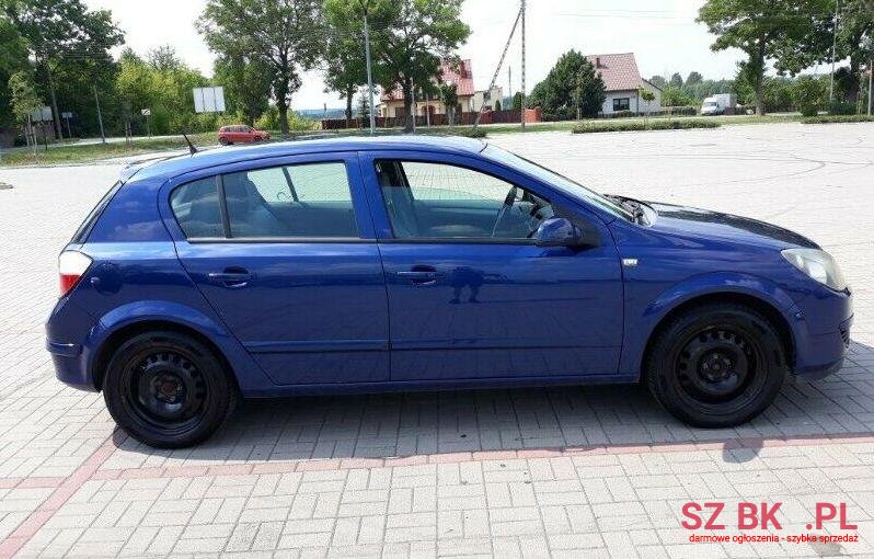 2005' Opel Astra photo #3