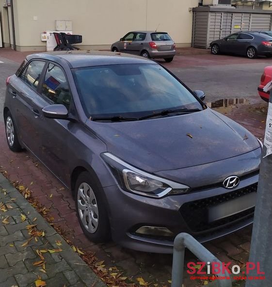 2015' Hyundai i20 1.2 Classic Plus photo #2