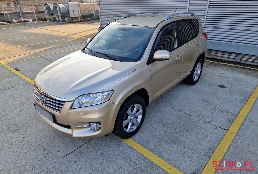 2010' Toyota RAV4 photo #3