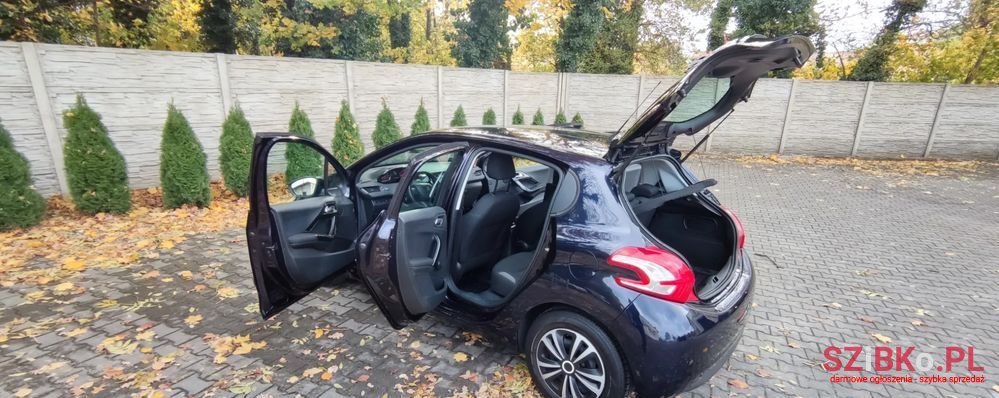 2013' Peugeot 208 1.2 Vti Active photo #3