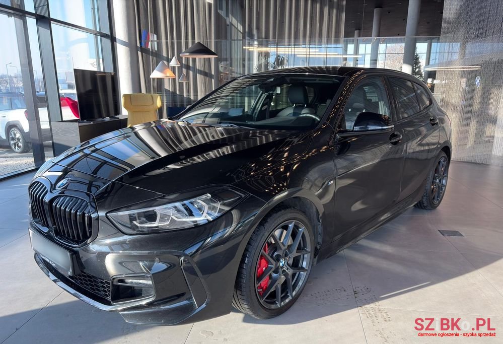 2023' BMW 1 Series 118I M Sport photo #3