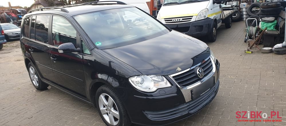2008' Volkswagen Touran 1.4 Tsi United photo #2
