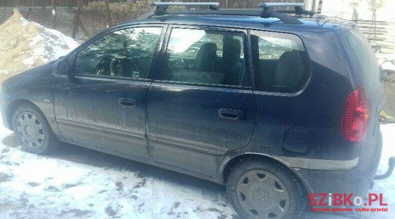 2002' Mitsubishi Space Star photo #1