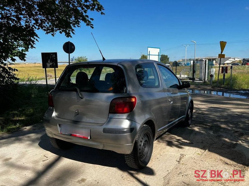 2004' Toyota Yaris 1.3 Terra Plus photo #3