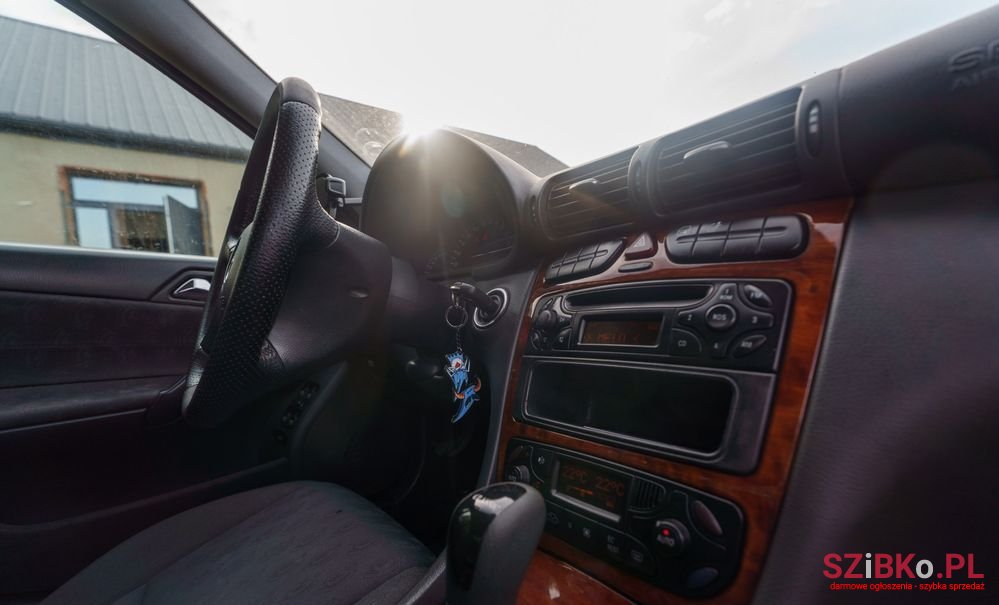 2001' Mercedes-Benz C-Class photo #2