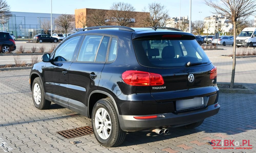 2016' Volkswagen Tiguan photo #6