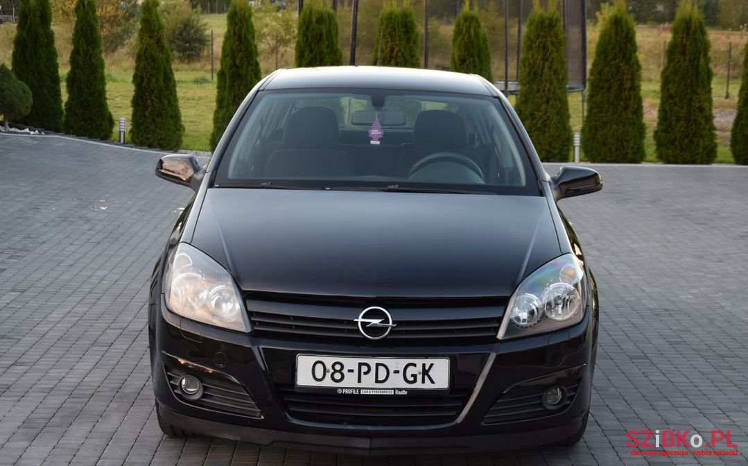 2005' Opel Astra photo #2