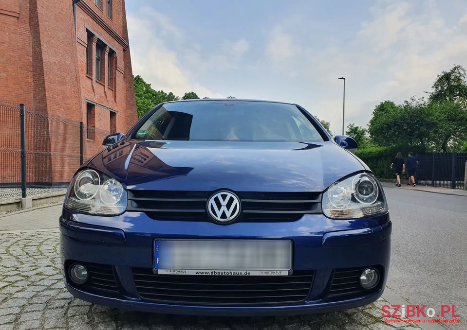2008' Volkswagen Golf photo #2