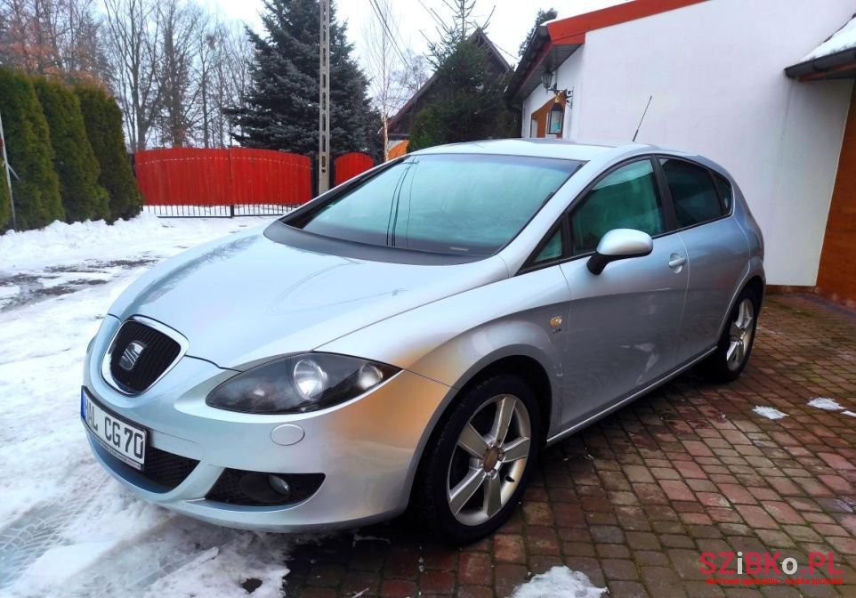 2007' SEAT Leon photo #4