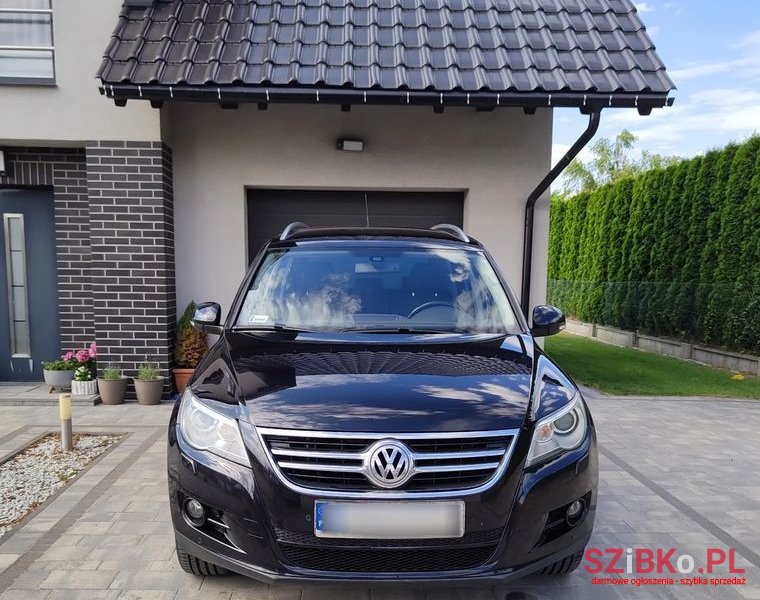 2010' Volkswagen Tiguan photo #1