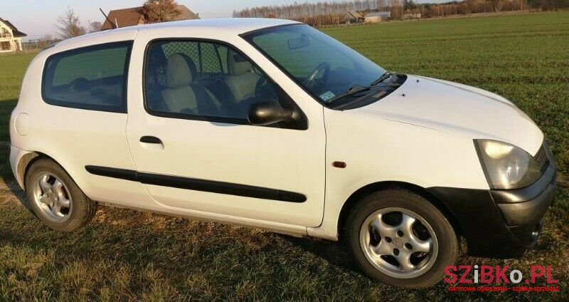 2003' Renault Clio photo #2