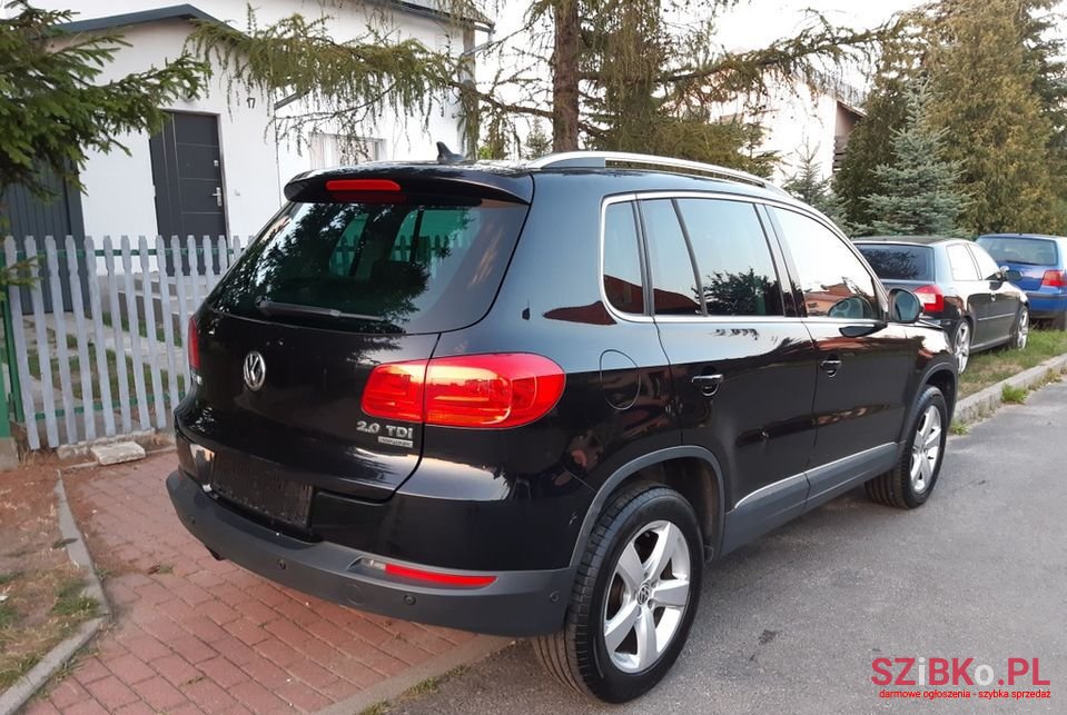 2011' Volkswagen Tiguan photo #5