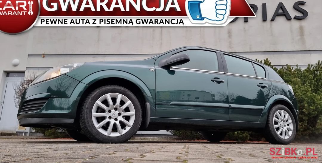 2005' Opel Astra photo #1